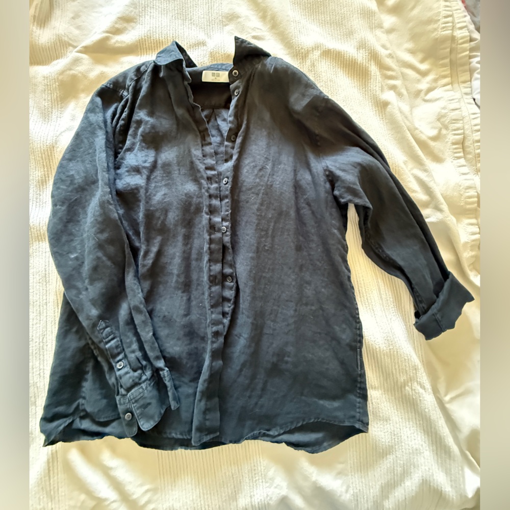 Black linen Button-Up Shirt // size large